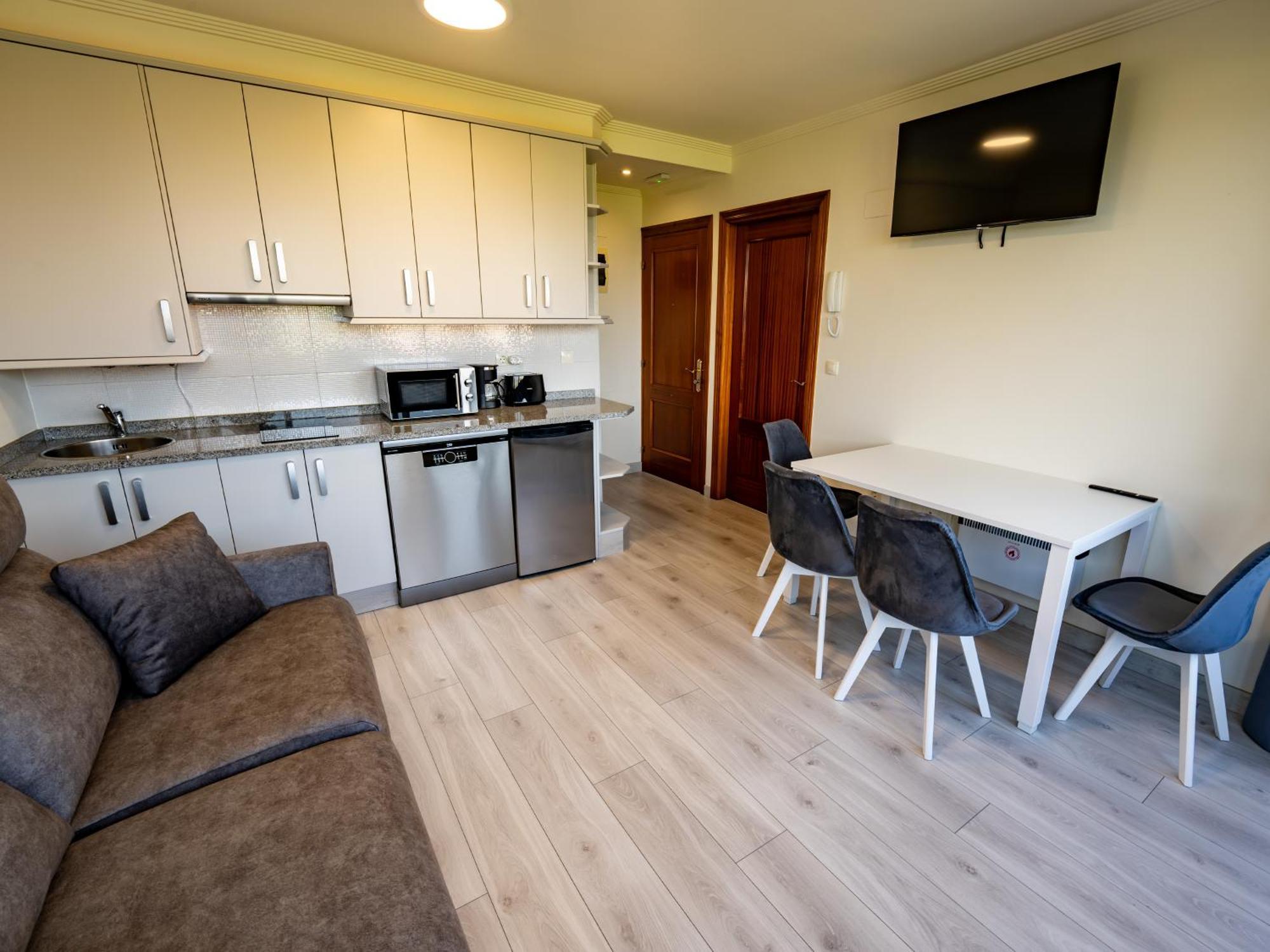 טינאו Apartamentos Turisticos Palacio De Meras מראה חיצוני תמונה